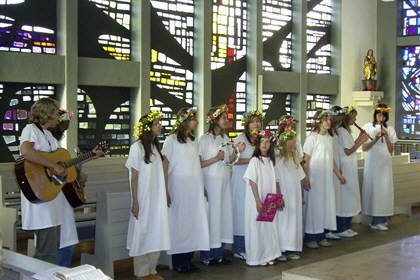 Guttstadter Singgruppe "Pozytywka" ("Die Spieldose") in der Wülfershäuser Pfarrkirche